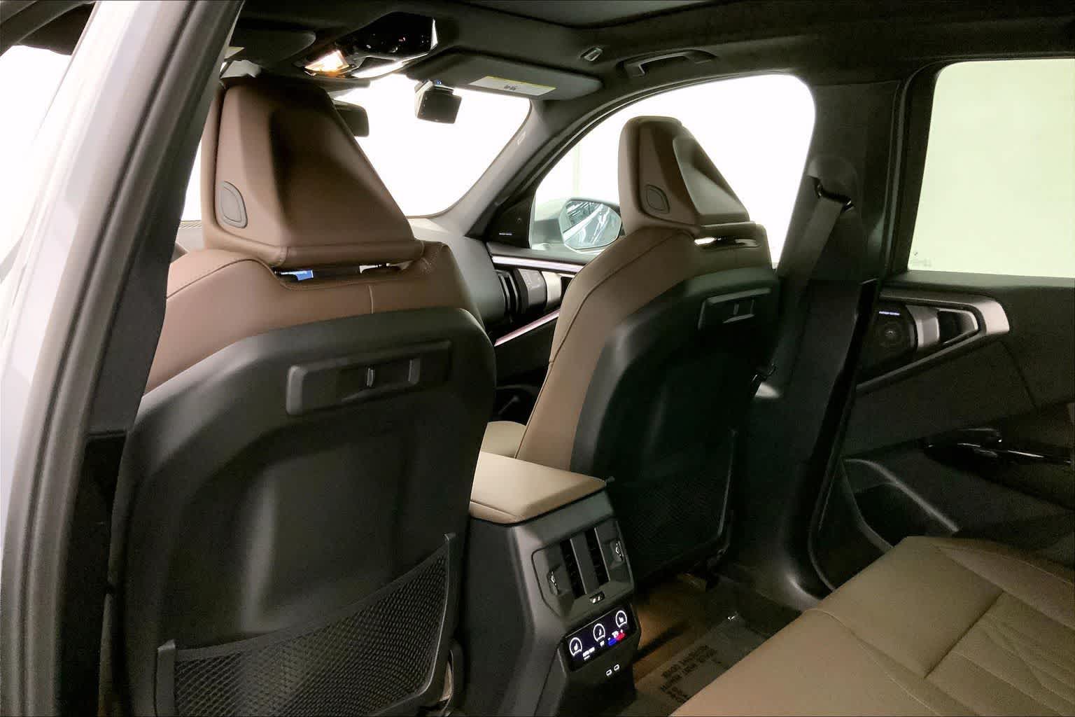 Thumbnail: 2026 BMW X3 - 12