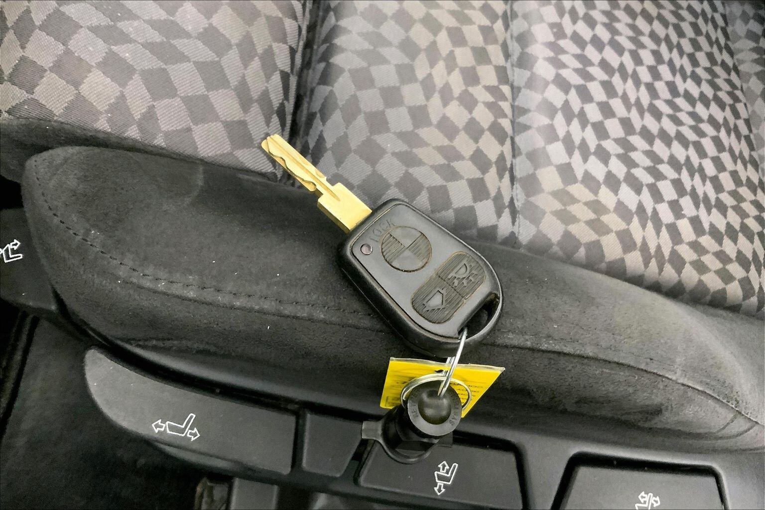 Thumbnail: 1999 BMW 3 Series - 18