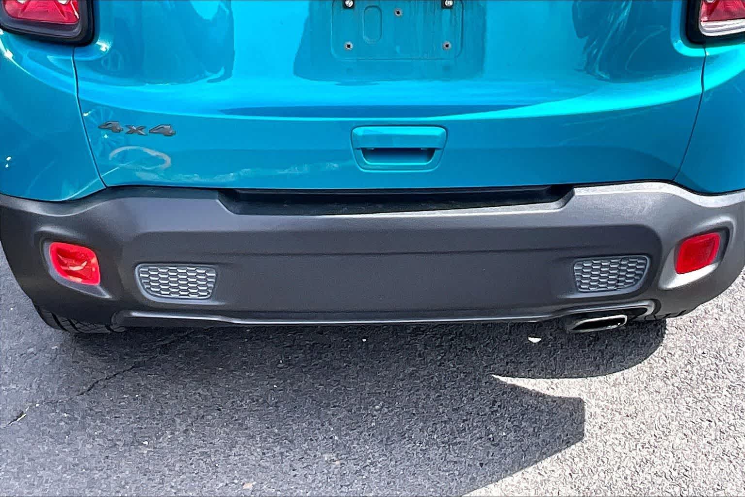 Thumbnail: 2021 Jeep Renegade - 10