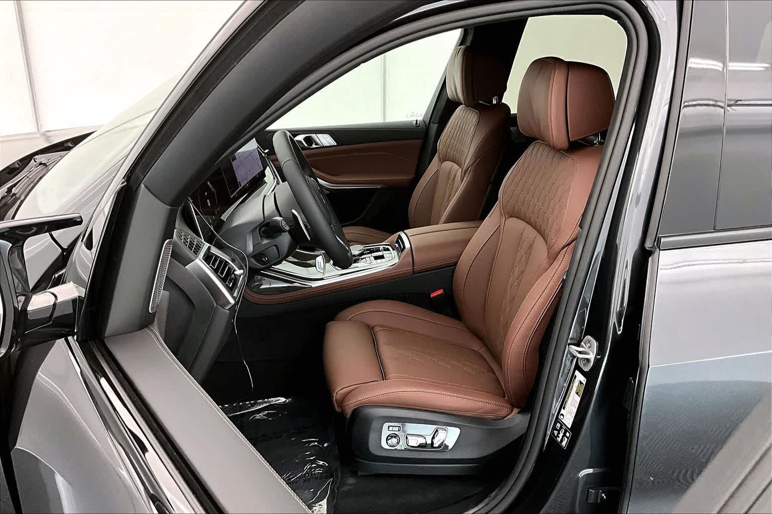 Thumbnail: 2026 BMW X7 - 11