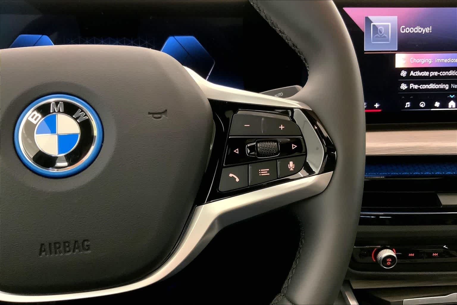 Thumbnail: 2025 BMW i4 - 25