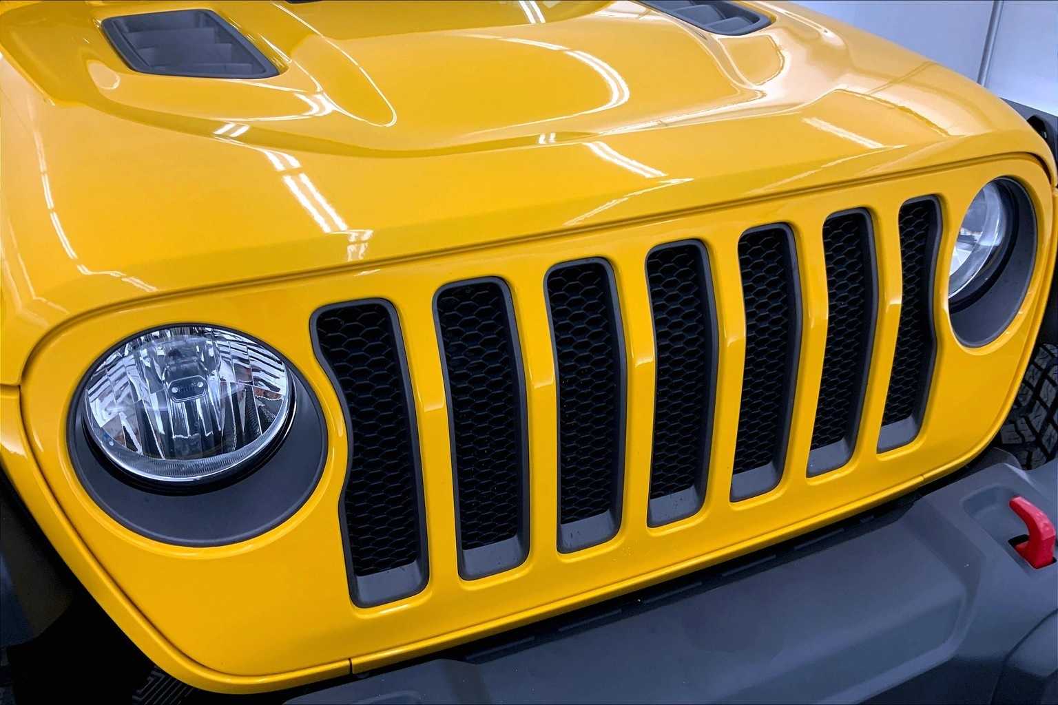 Thumbnail: 2021 Jeep Wrangler - 33