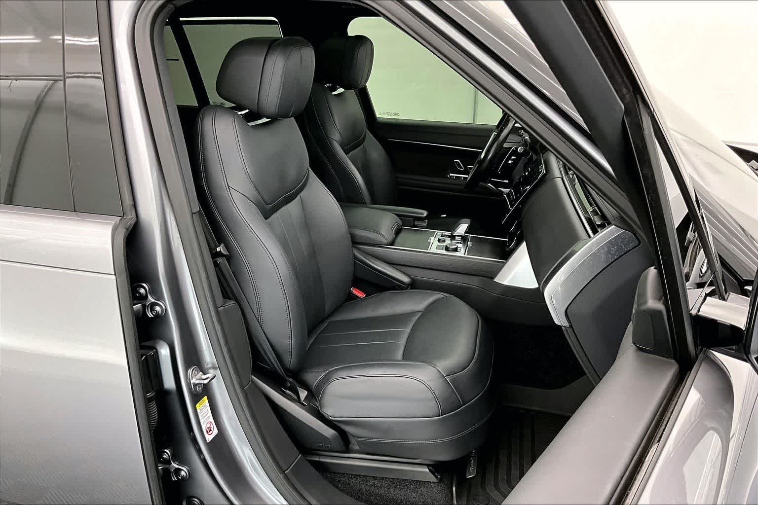 Thumbnail: 2023 Land Rover Range Rover - 13