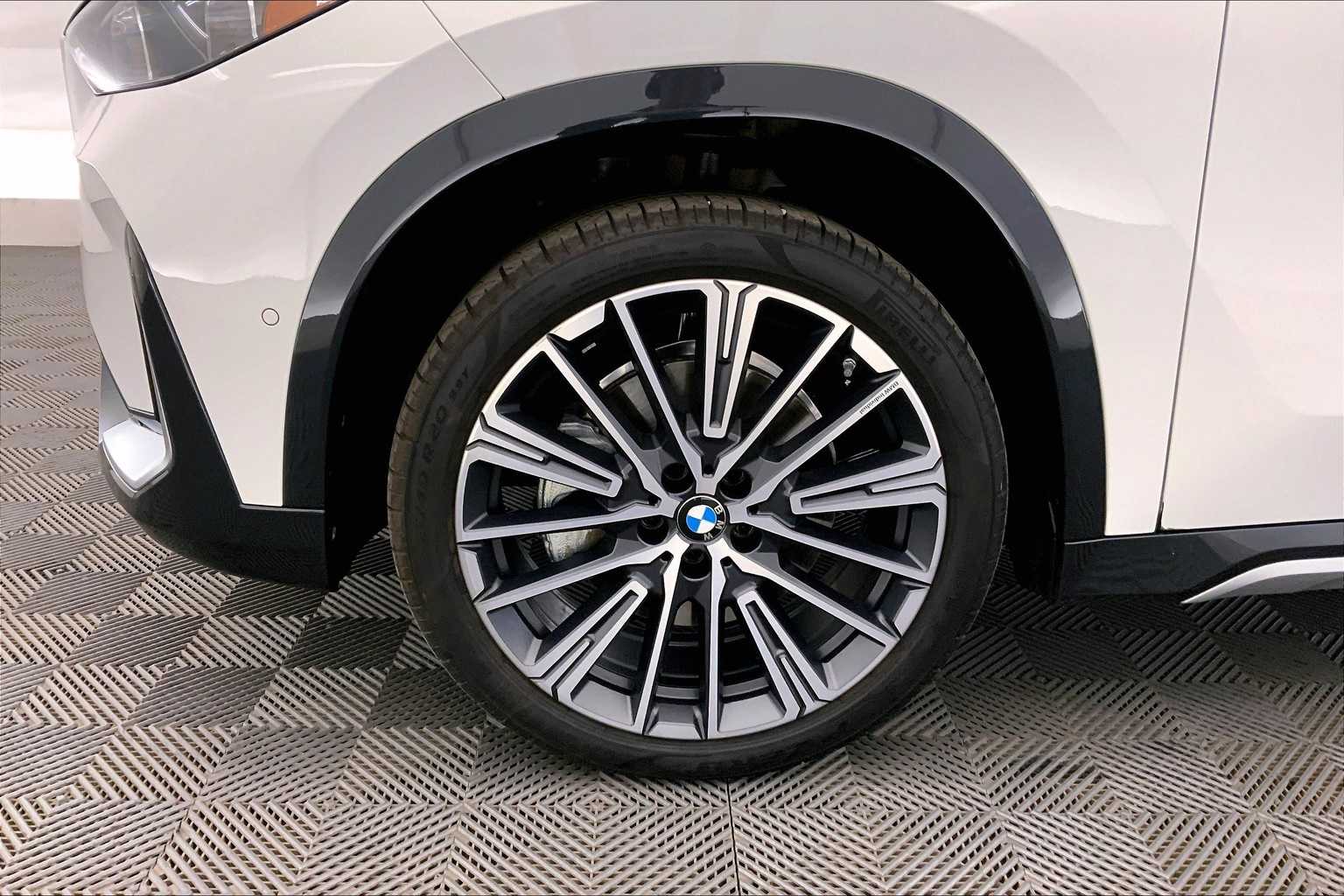 Thumbnail: 2025 BMW X1 - 8