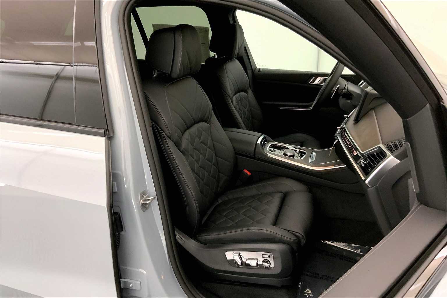 Thumbnail: 2026 BMW X5 - 14