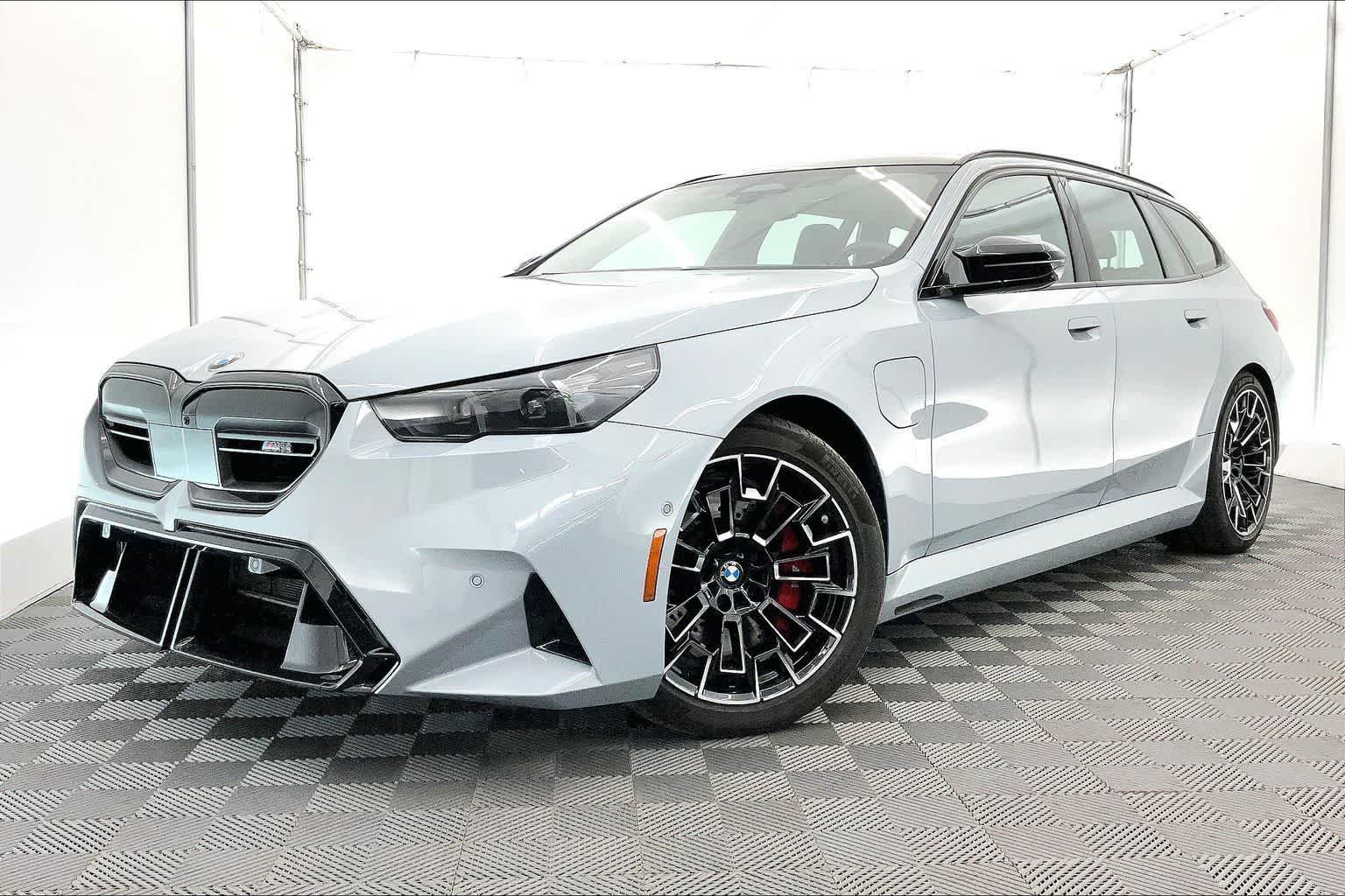 Thumbnail: 2026 BMW M5 - 1