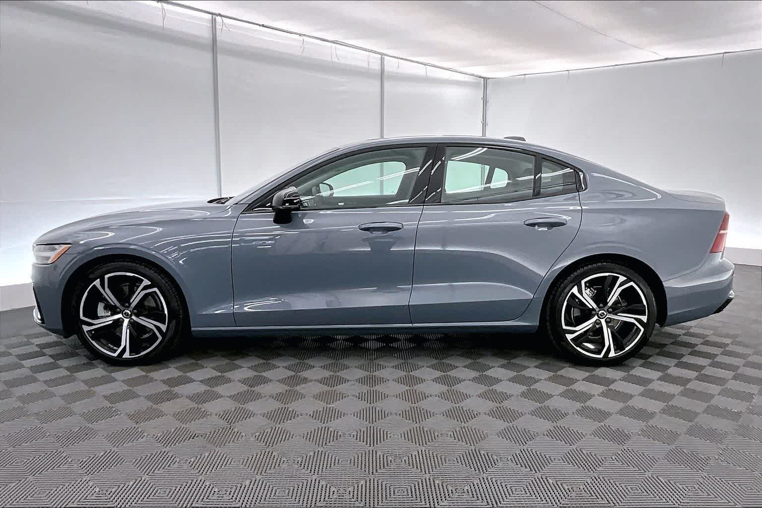 Thumbnail: 2024 Volvo S60 - 3