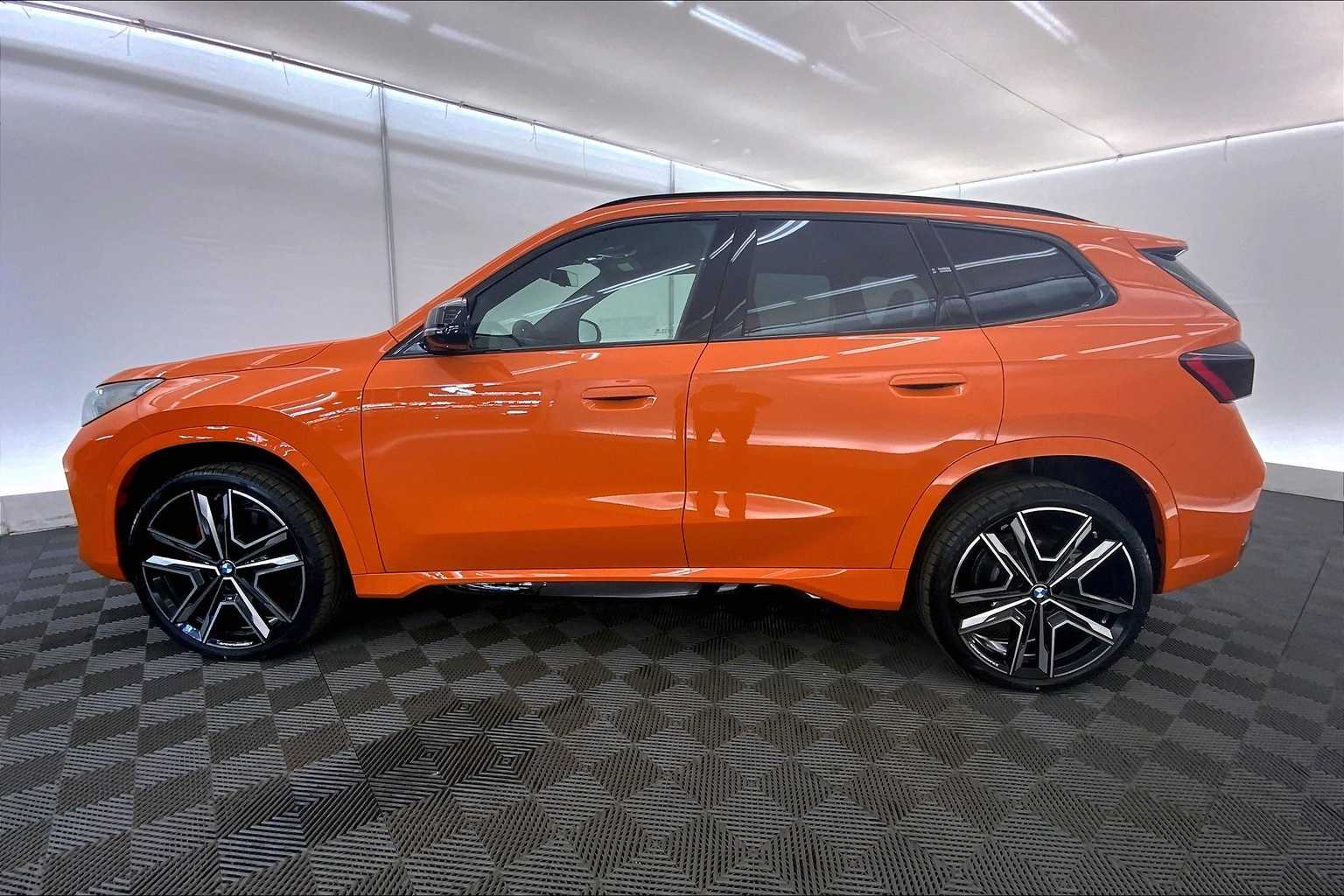 Thumbnail: 2025 BMW X1 - 3