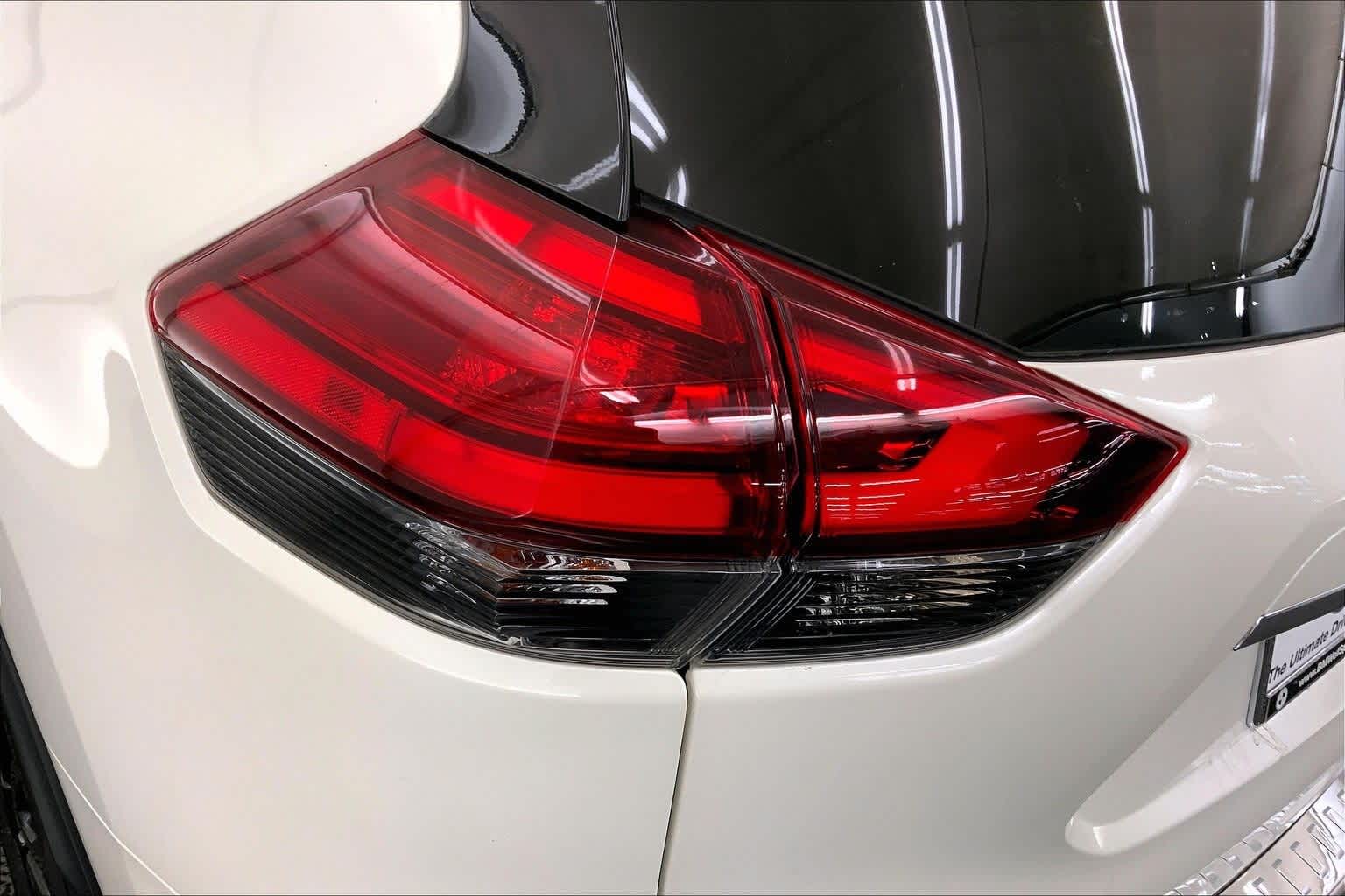 Thumbnail: 2017 Nissan Rogue - 32