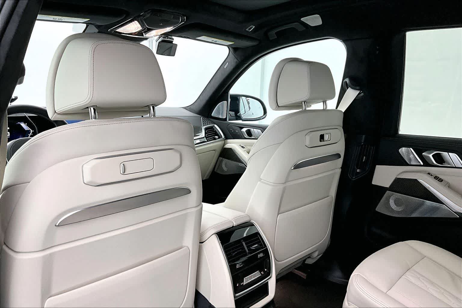 Thumbnail: 2026 BMW X7 - 12