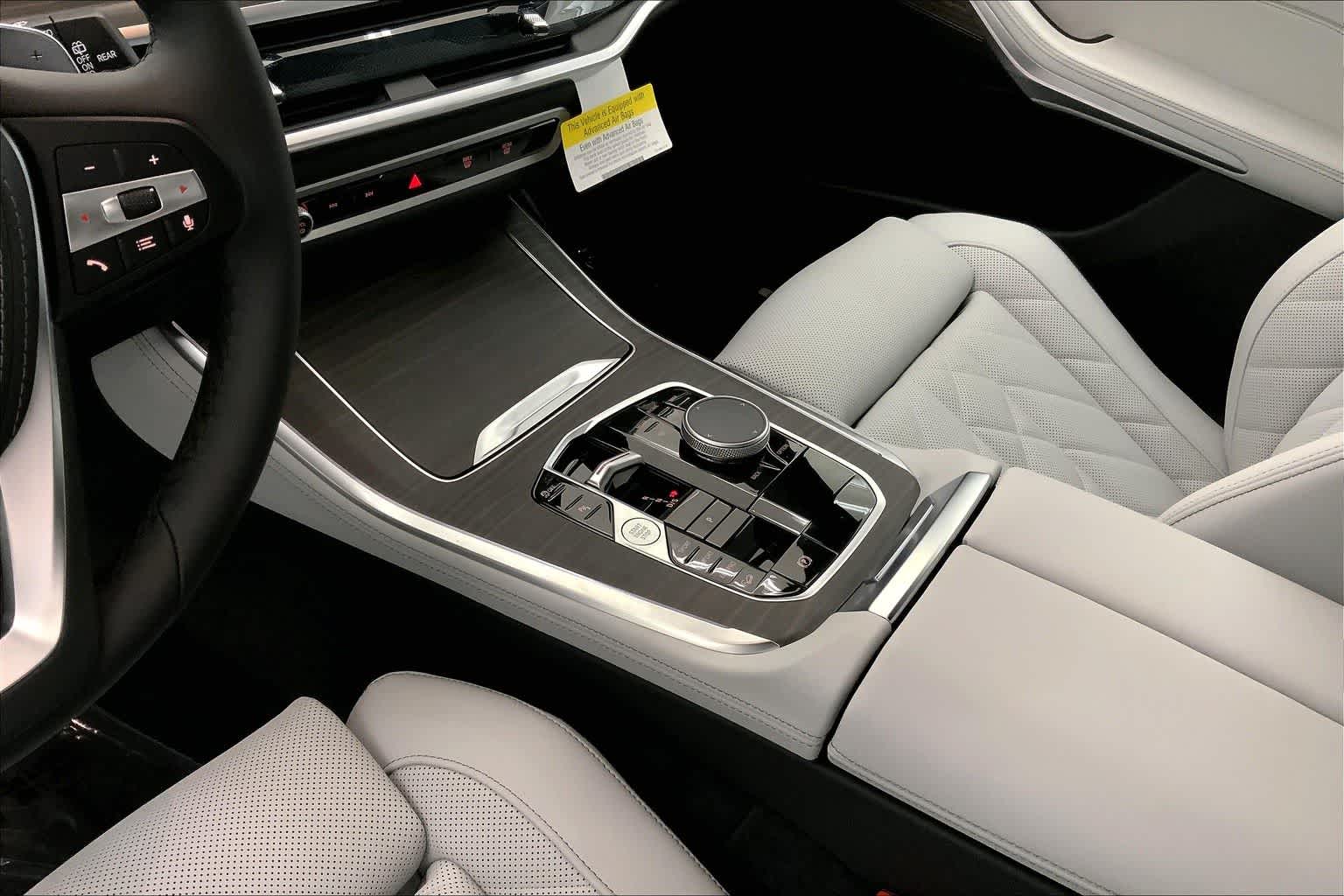 Thumbnail: 2026 BMW X5 - 17