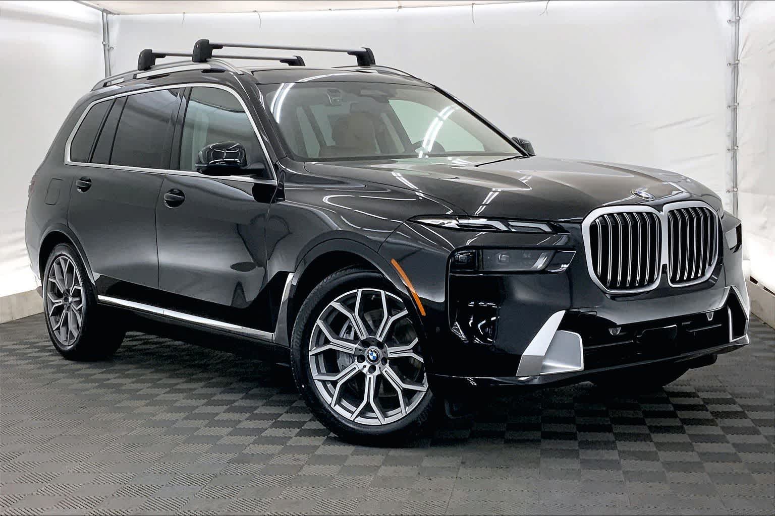 Thumbnail: 2026 BMW X7 - 21