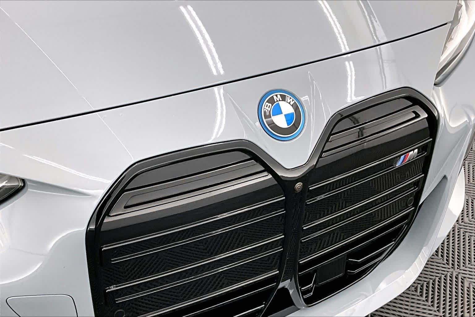 Thumbnail: 2025 BMW i4 - 33