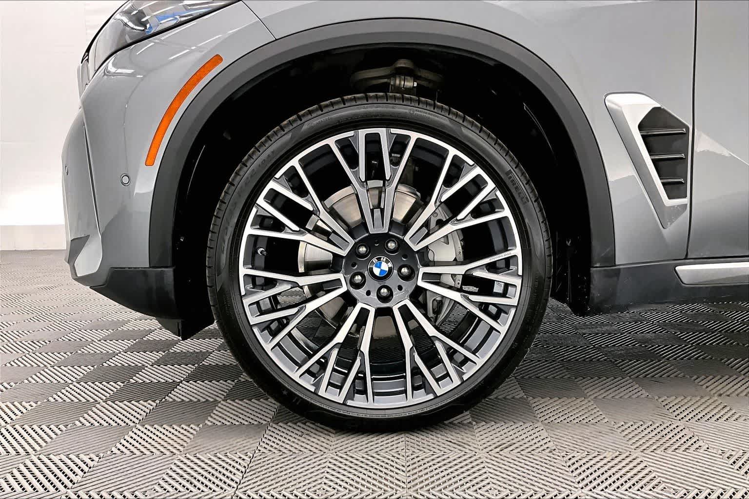 Thumbnail: 2025 BMW X5 - 8