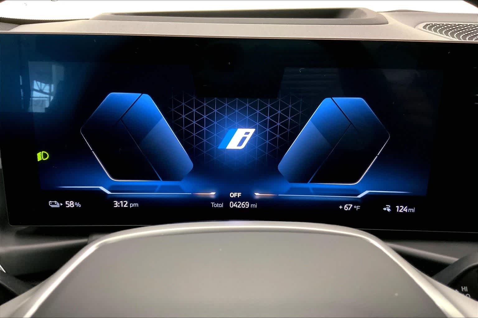 Thumbnail: 2025 BMW i4 - 17