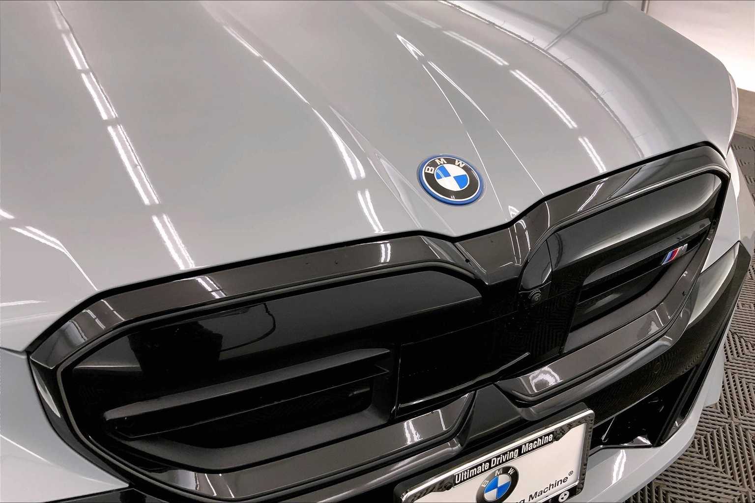Thumbnail: 2024 BMW i5 - 33