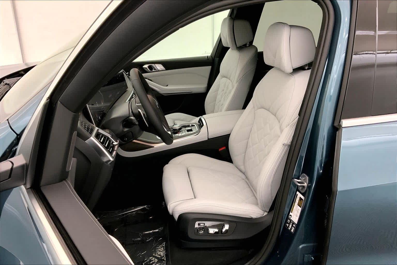 Thumbnail: 2026 BMW X7 - 11