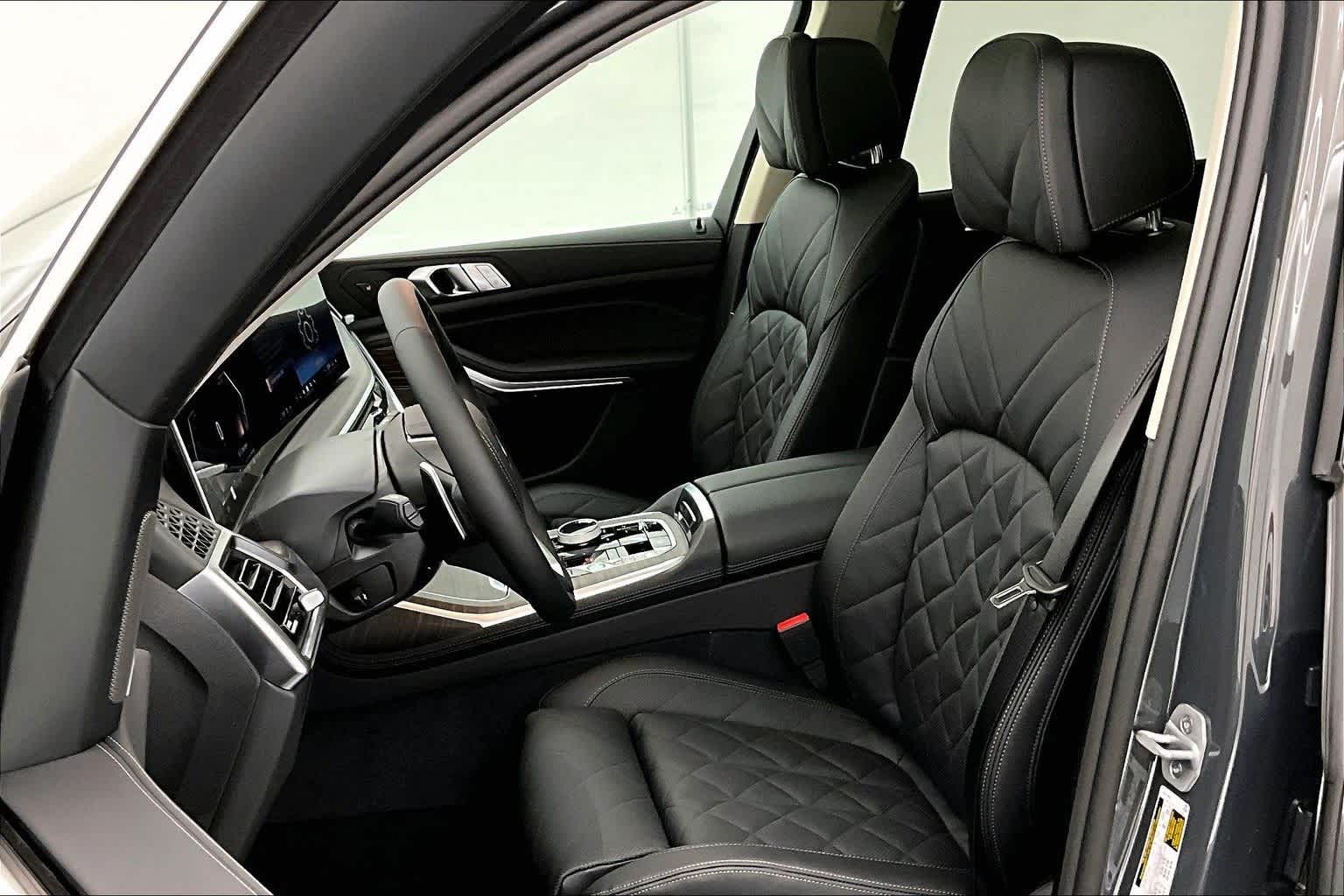 Thumbnail: 2026 BMW X7 - 11