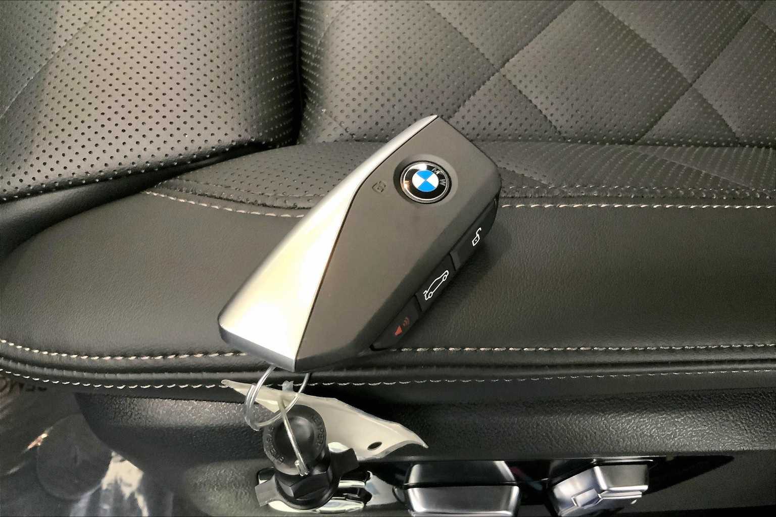 Thumbnail: 2026 BMW X5 - 20