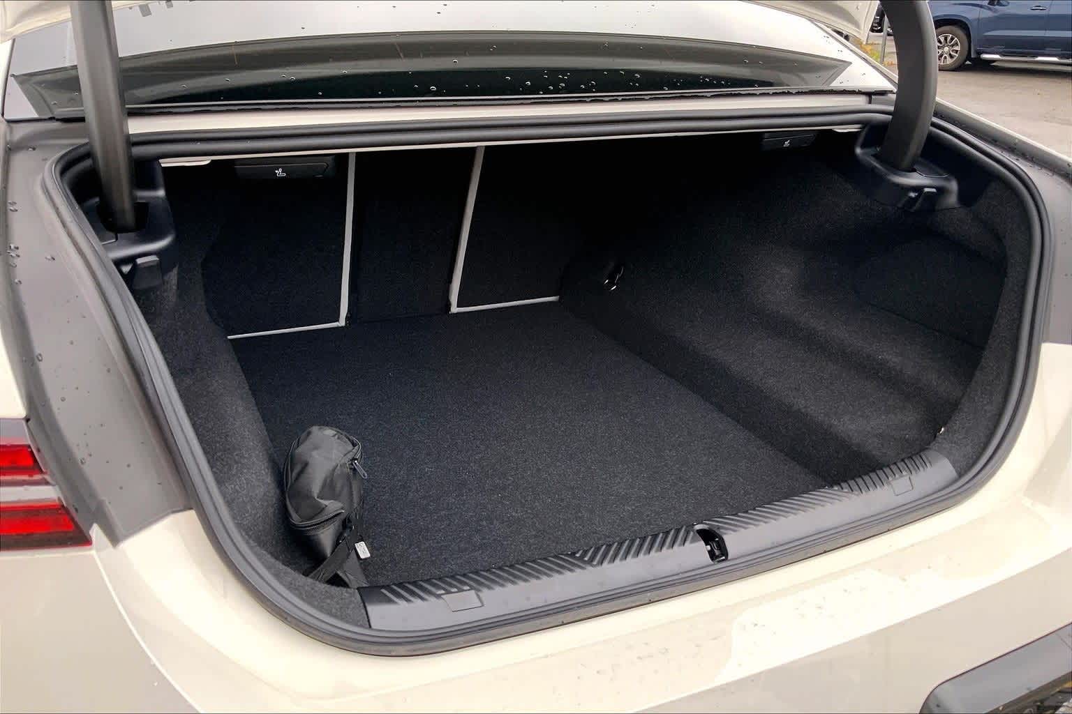 Thumbnail: 2026 BMW M5 - 19