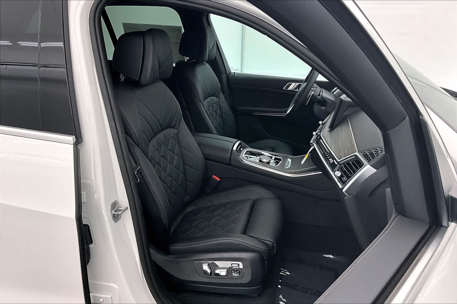 Thumbnail: 2026 BMW X5 - 14