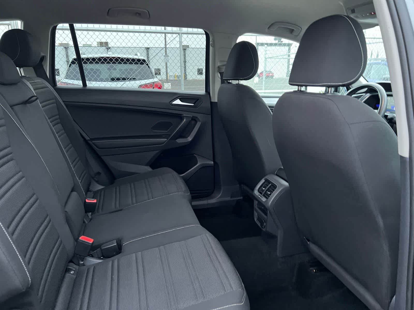 Thumbnail: 2024 Volkswagen Tiguan - 16