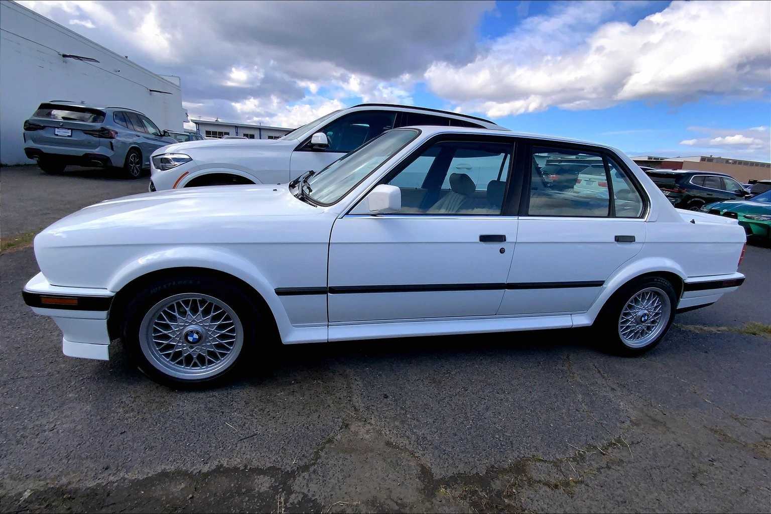 Thumbnail: 1991 BMW 3 Series - 3