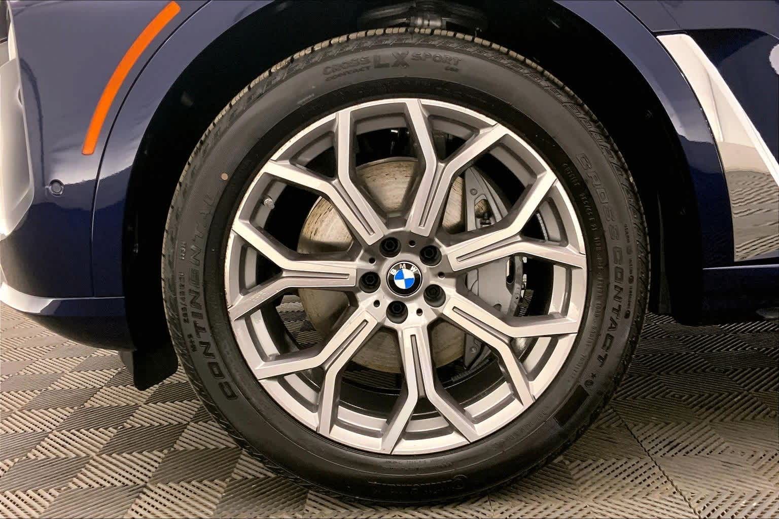 Thumbnail: 2026 BMW X7 - 8