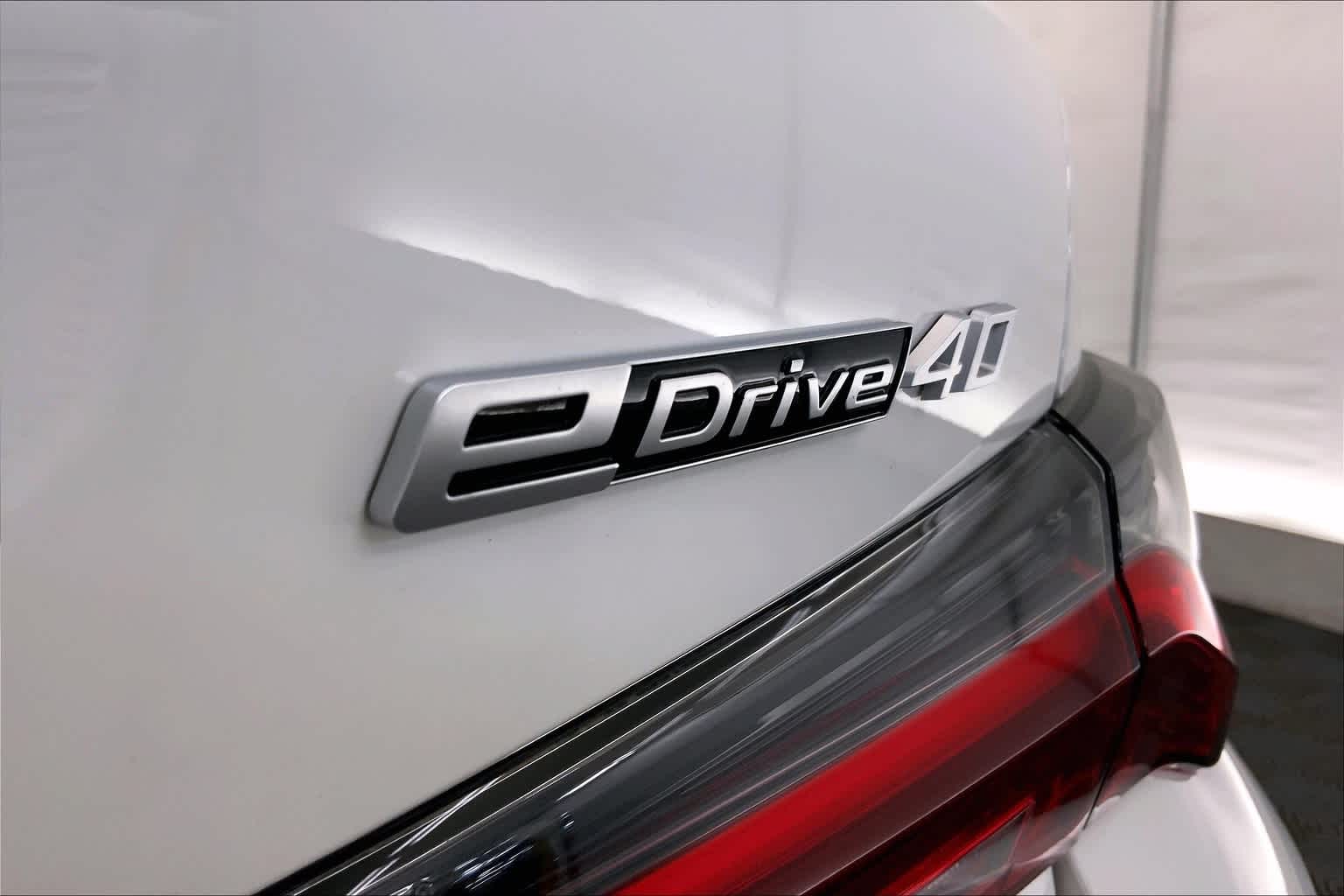 Thumbnail: 2022 BMW i4 - 7
