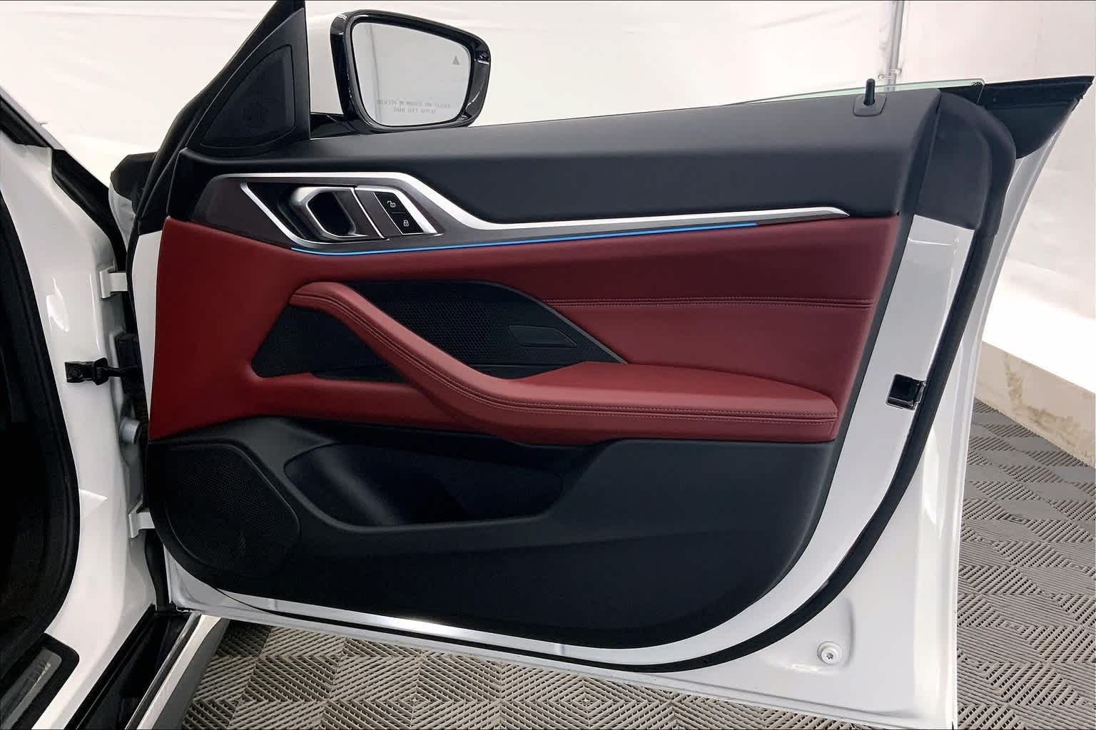 Thumbnail: 2022 BMW i4 - 28
