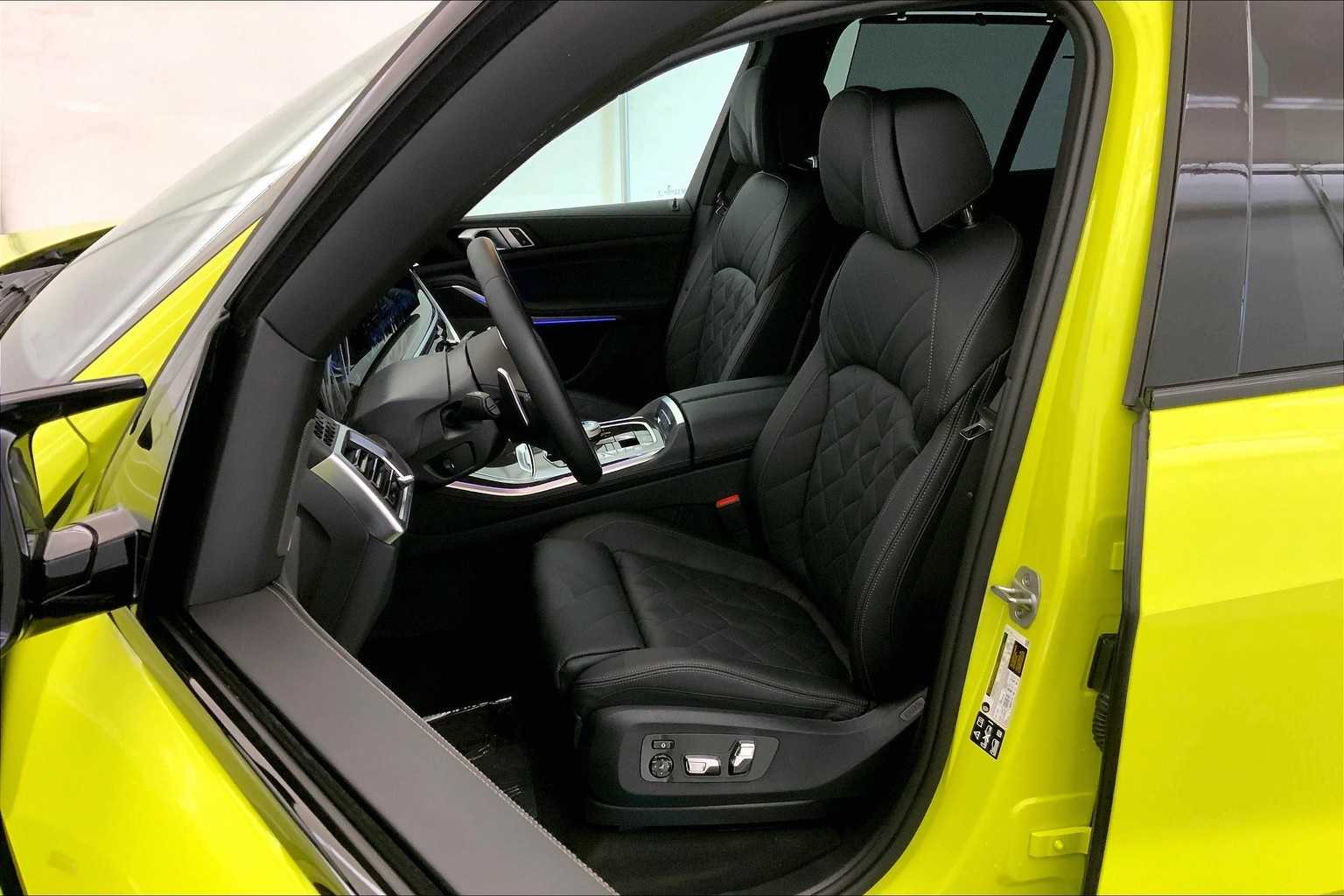 Thumbnail: 2025 BMW X5 - 11