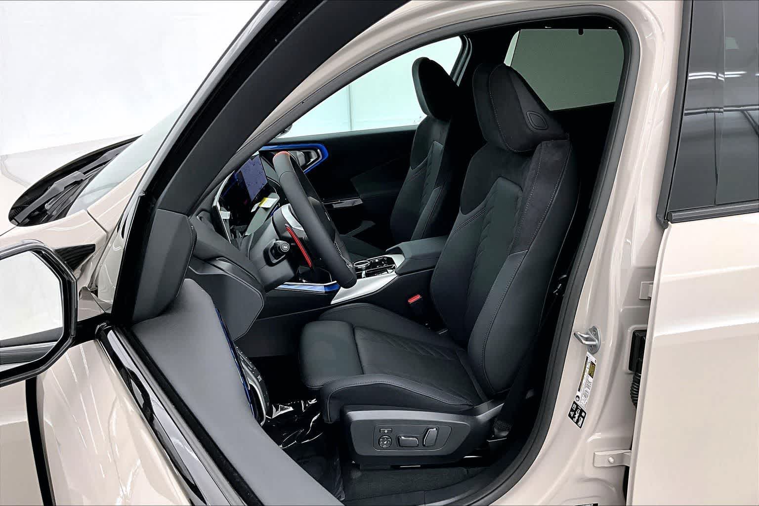 Thumbnail: 2026 BMW X3 - 11