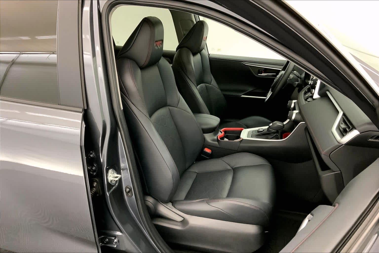 Thumbnail: 2021 Toyota RAV4 - 13