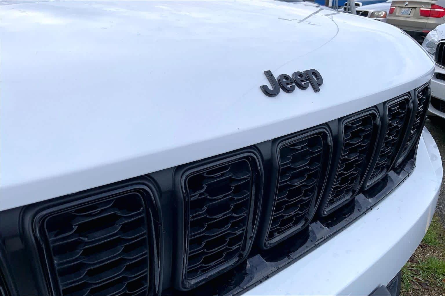 Thumbnail: 2023 Jeep Grand Cherokee - 17