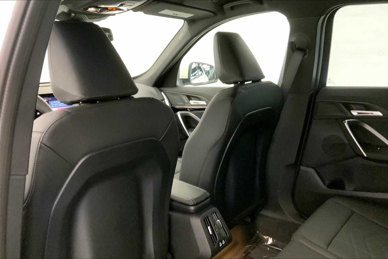 Thumbnail: 2025 BMW X1 - 12