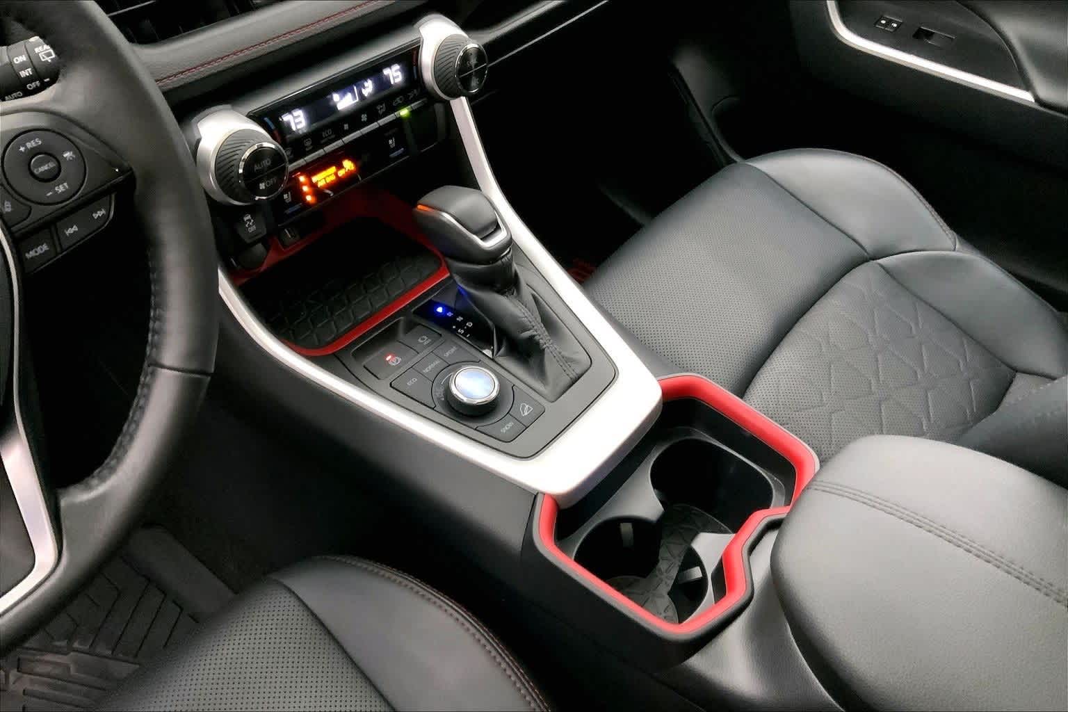 Thumbnail: 2021 Toyota RAV4 - 16