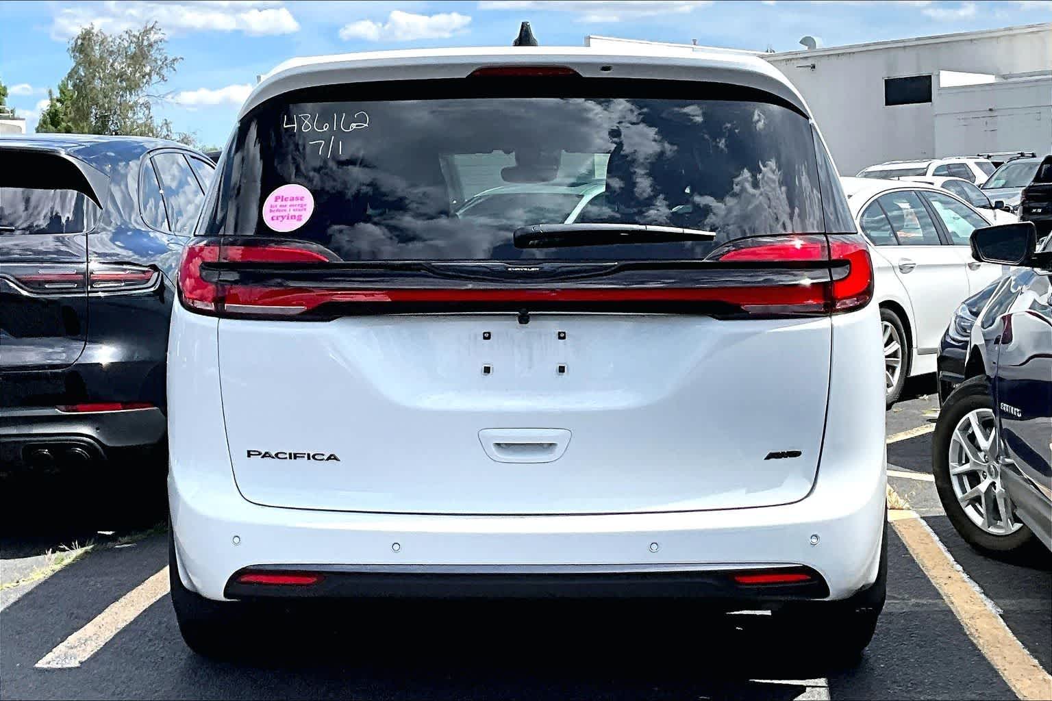 Thumbnail: 2026 Chrysler Pacifica - 5