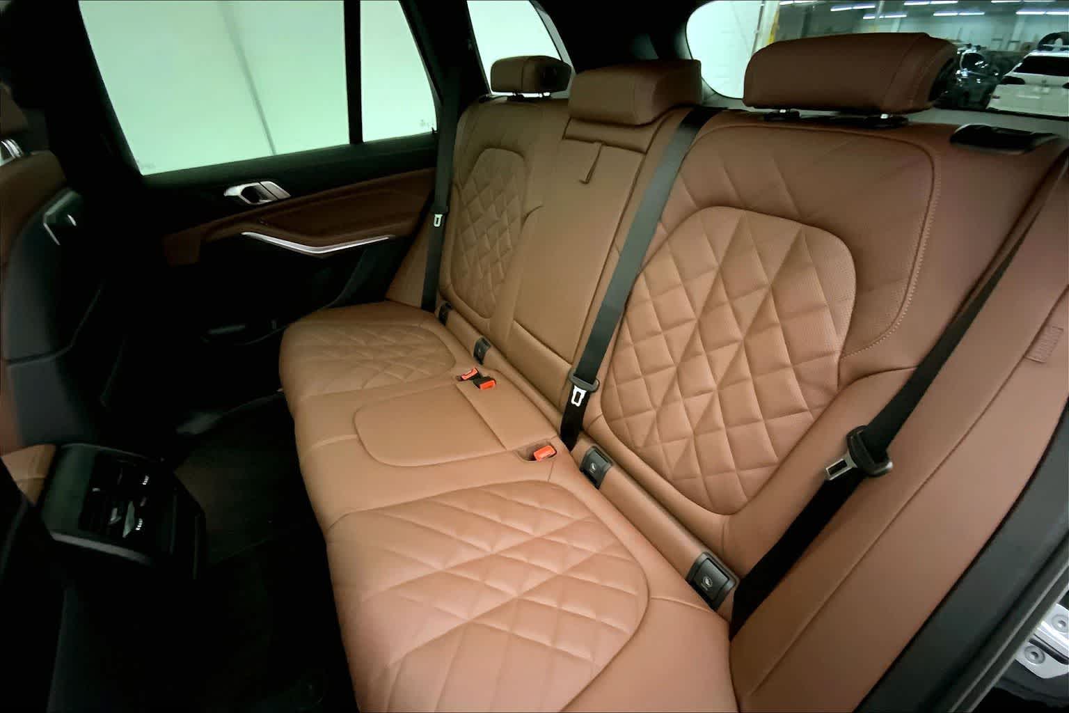 Thumbnail: 2026 BMW X5 - 13