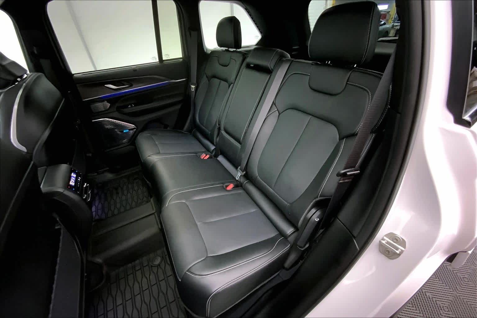 Thumbnail: 2024 Jeep Grand Cherokee - 29