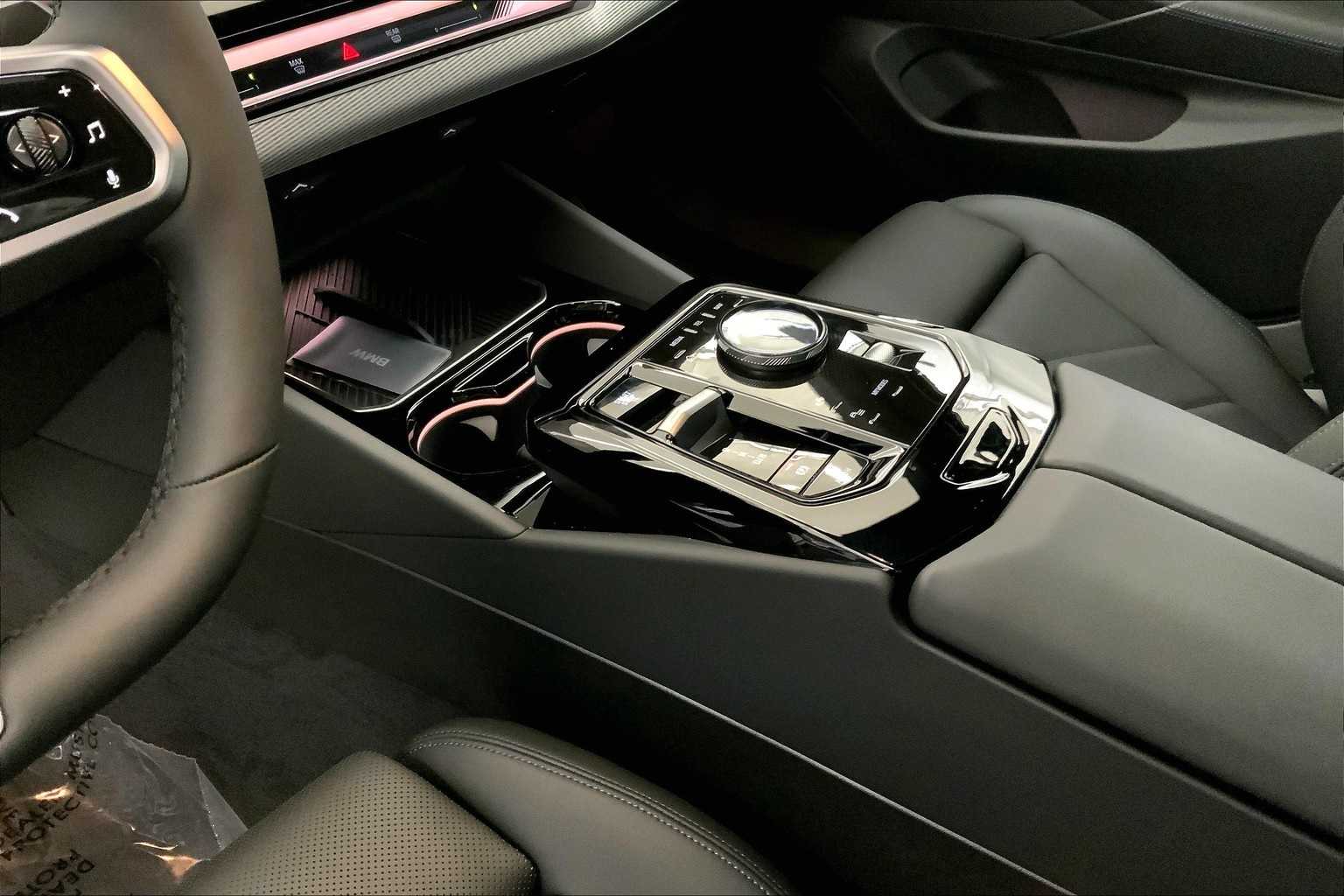 Thumbnail: 2026 BMW i5 - 17