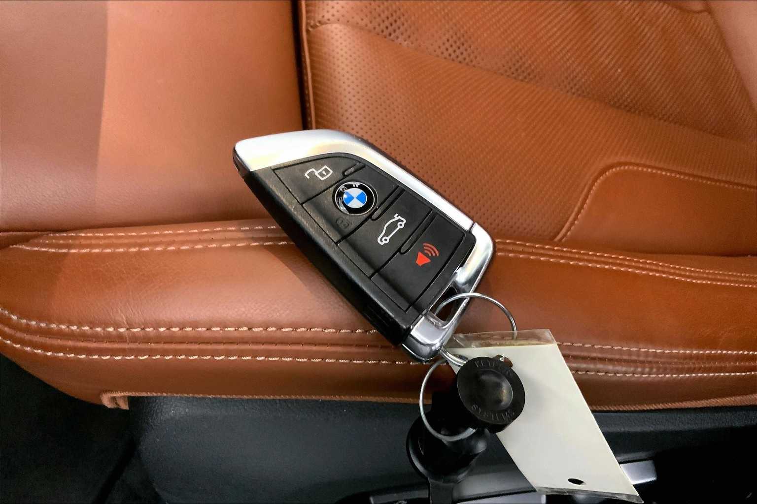 Thumbnail: 2023 BMW M3 - 19