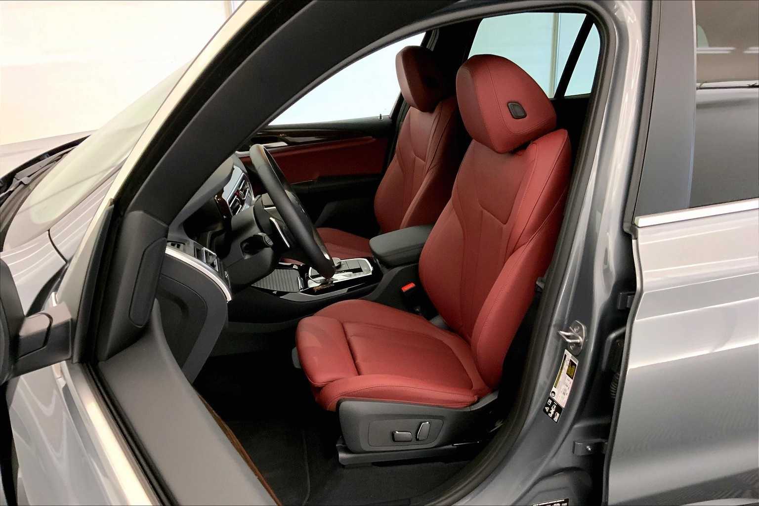 Thumbnail: 2024 BMW X3 - 11