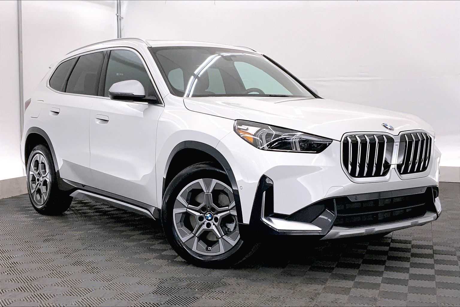 Thumbnail: 2024 BMW X1 - 21