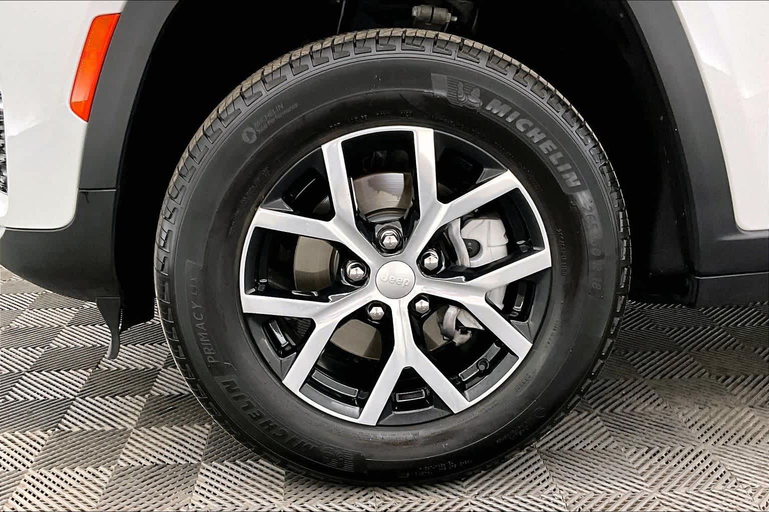 Thumbnail: 2023 Jeep Grand Cherokee - 8