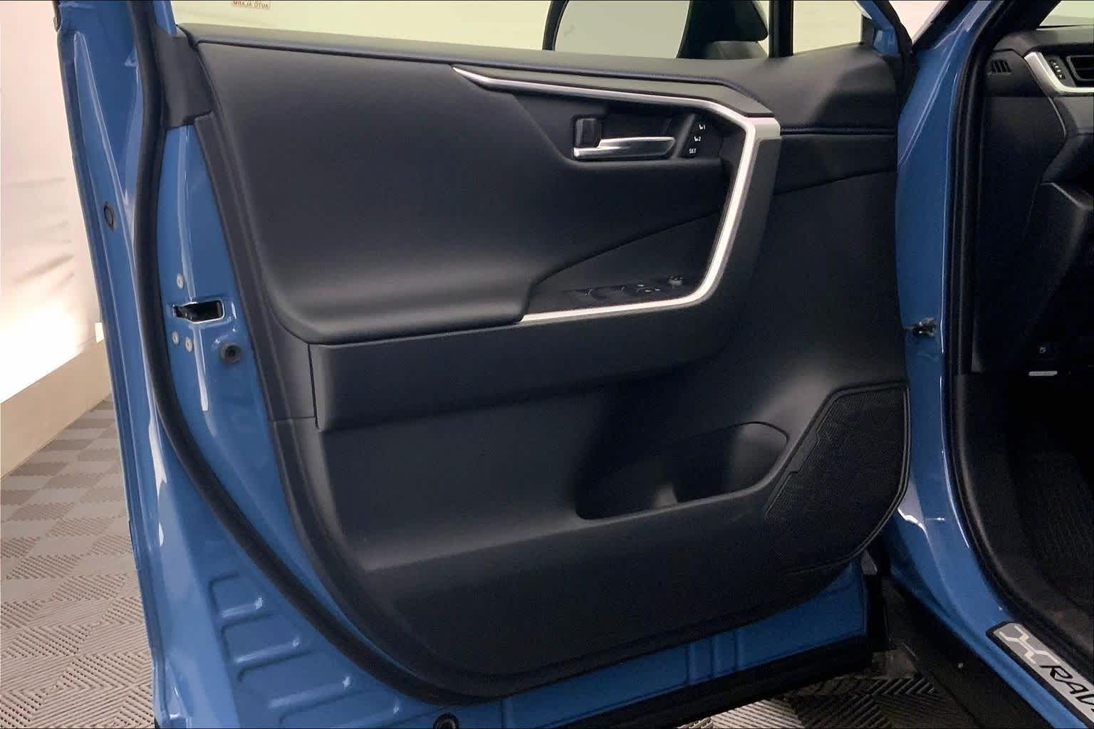 Thumbnail: 2024 Toyota RAV4 - 27