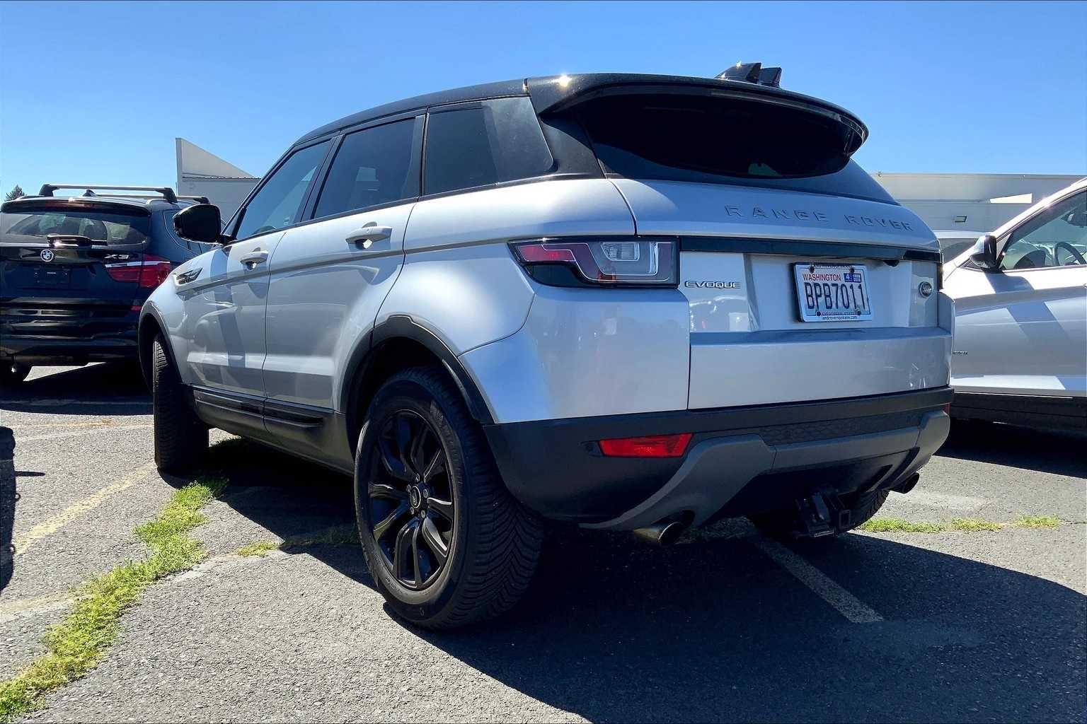 Thumbnail: 2019 Land Rover Range Rover Evoque - 4