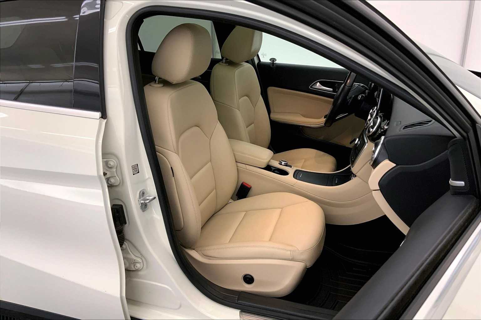 Thumbnail: 2015 Mercedes-Benz GLA - 13