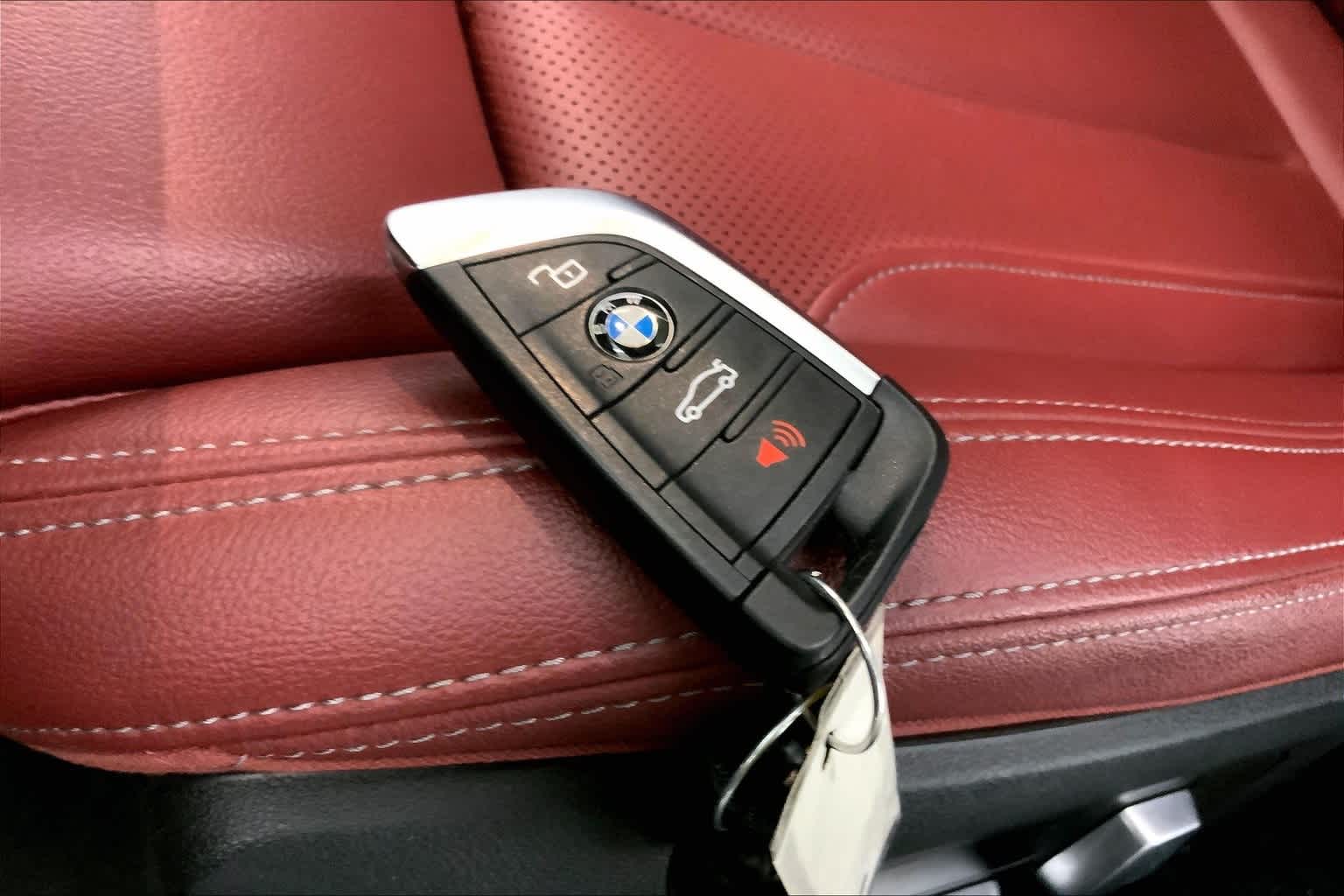 Thumbnail: 2022 BMW i4 - 19
