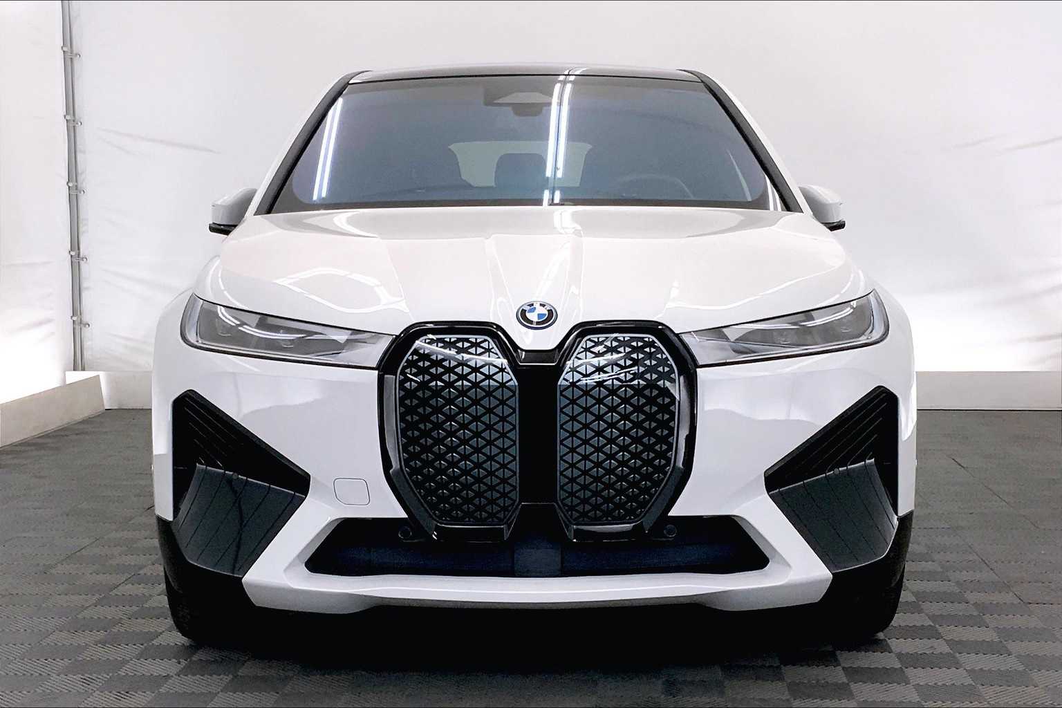 Thumbnail: 2023 BMW iX - 6
