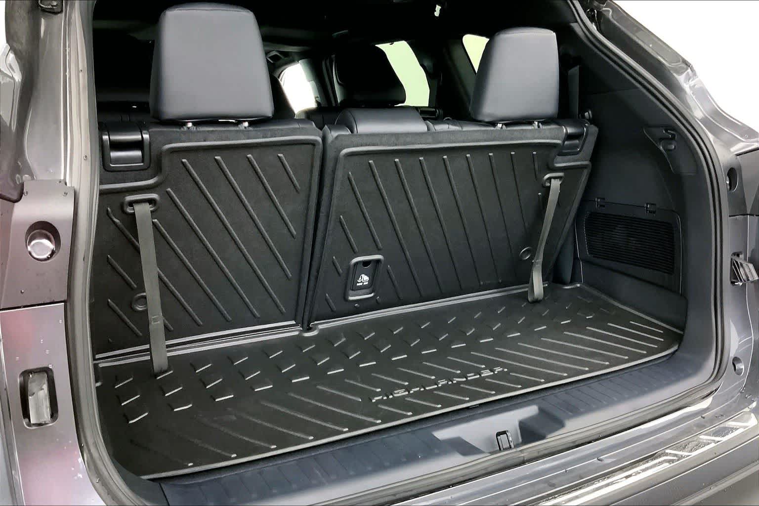 Thumbnail: 2021 Toyota Highlander - 18